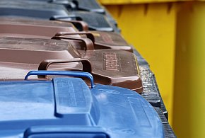 Fioletowe worki na odpady. Oto, co powinno tam trafiać-9920