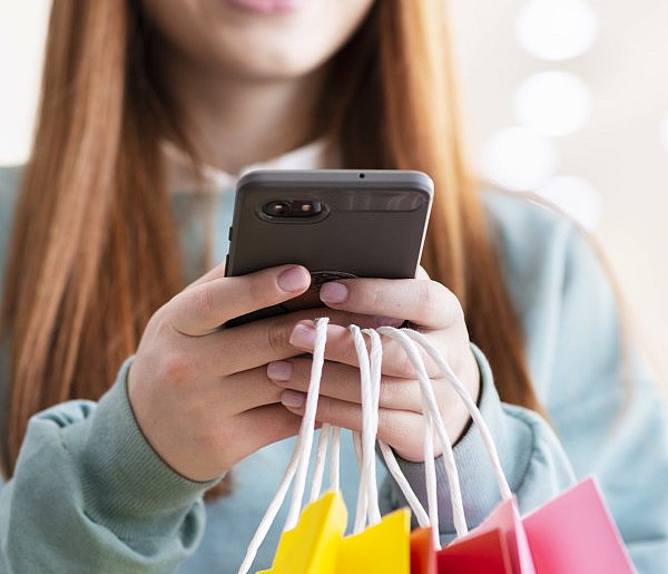 Zalando i Temu podpadły urzędowi. Klienci byli wprowadzani w błąd-9929